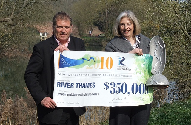 Blog AD celebrates the Thames winning the International Riverprize in 2010 w Home Sec MP Theresa May